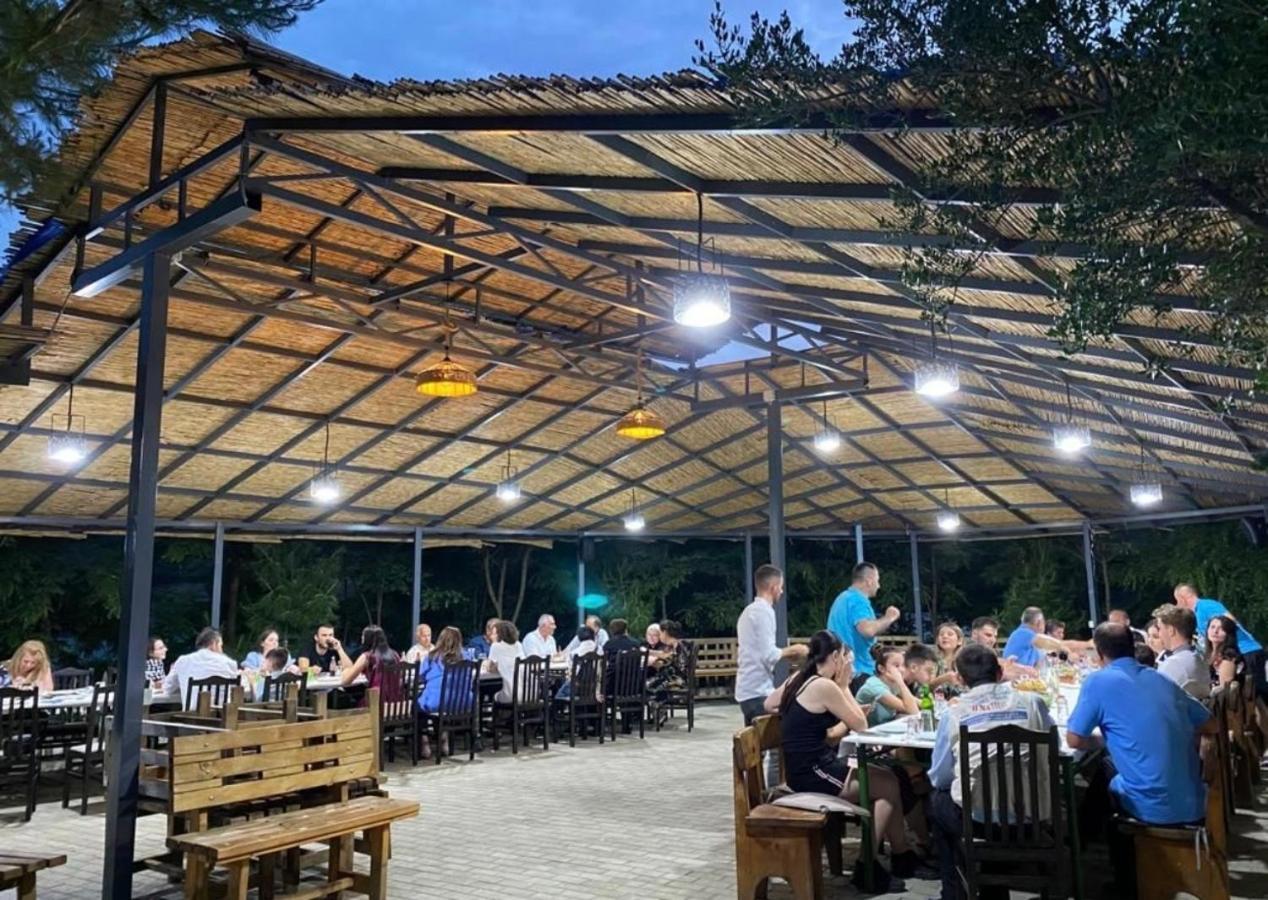 Lundra Hotel Gramsh Bagian luar foto